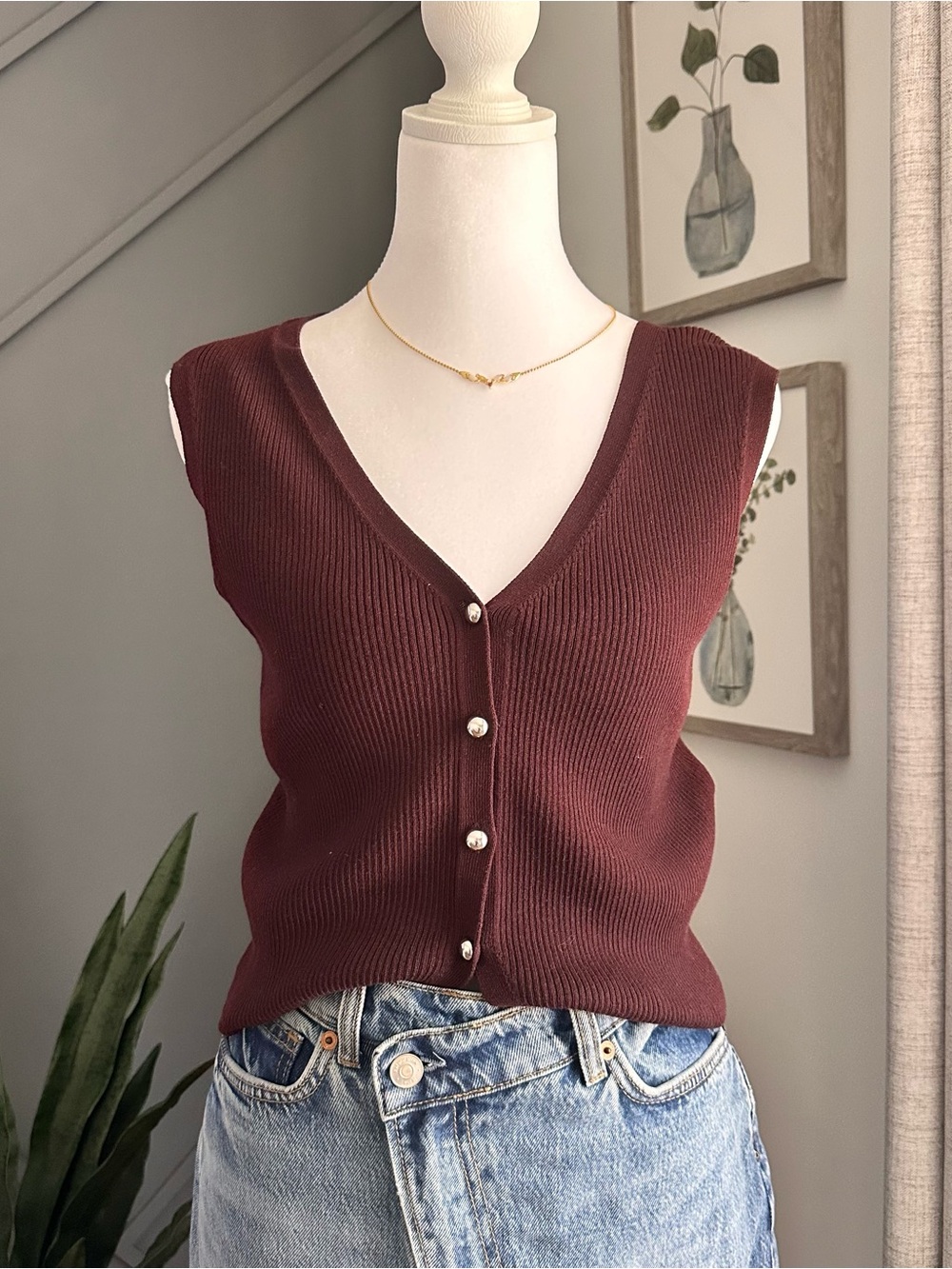 H&M Ribbed V-Neck Tank Top in Wine